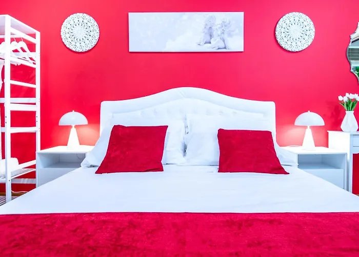 Red Chic Apartament *