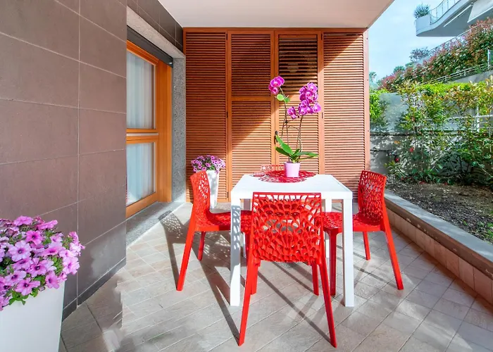Red Chic Apartament